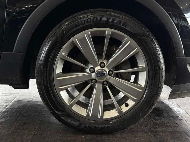 Photo of 2018 Shadow Black Ford Explorer