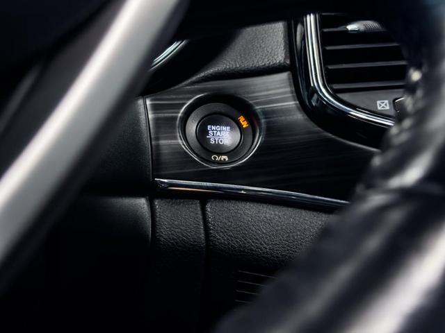 Photo of 2019 Granite Crystal Clearcoat Metallic Jeep Grand Cherokee
