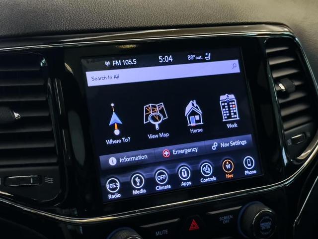 Photo of 2019 Granite Crystal Clearcoat Metallic Jeep Grand Cherokee