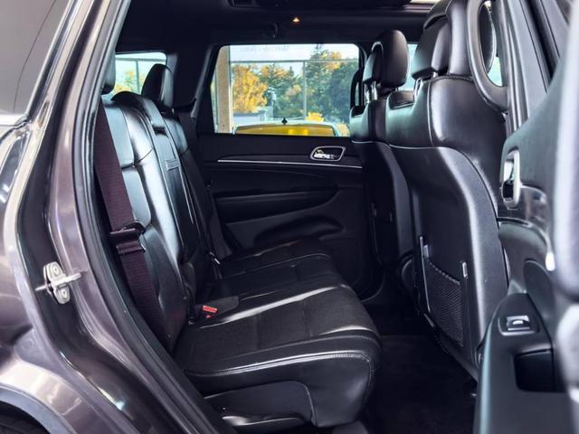 Photo of 2019 Granite Crystal Clearcoat Metallic Jeep Grand Cherokee