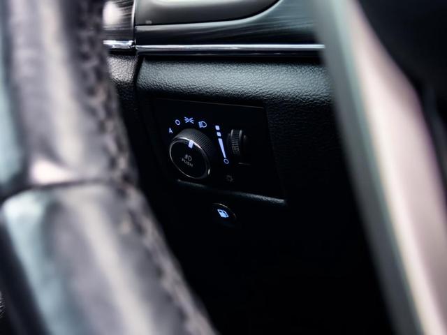 Photo of 2019 Granite Crystal Clearcoat Metallic Jeep Grand Cherokee