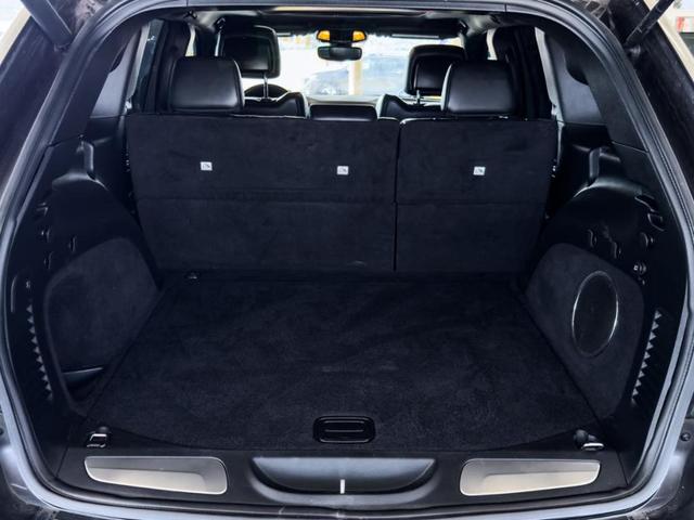 Photo of 2019 Granite Crystal Clearcoat Metallic Jeep Grand Cherokee