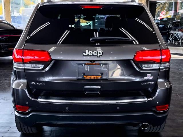 Photo of 2019 Granite Crystal Clearcoat Metallic Jeep Grand Cherokee