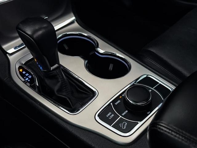 Photo of 2019 Granite Crystal Clearcoat Metallic Jeep Grand Cherokee