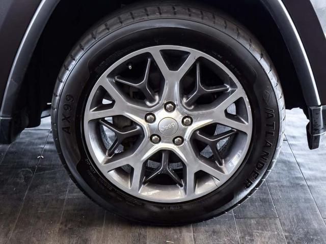 Photo of 2019 Granite Crystal Clearcoat Metallic Jeep Grand Cherokee