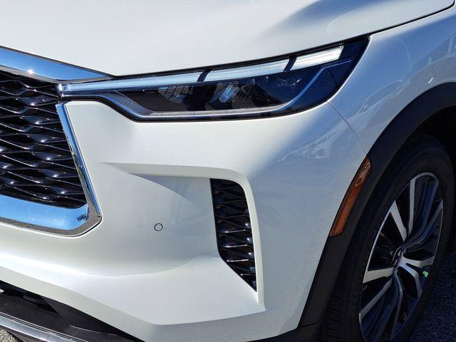 Photo of 2025 Mjst Whte INFINITI QX60