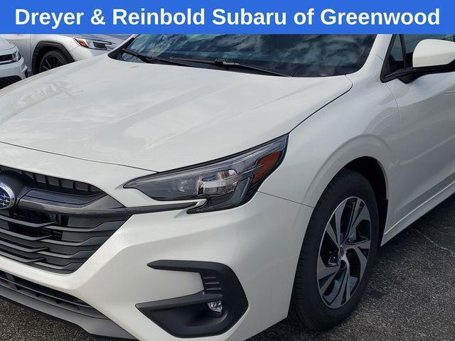 Photo of 2025 White Pearl Subaru Legacy