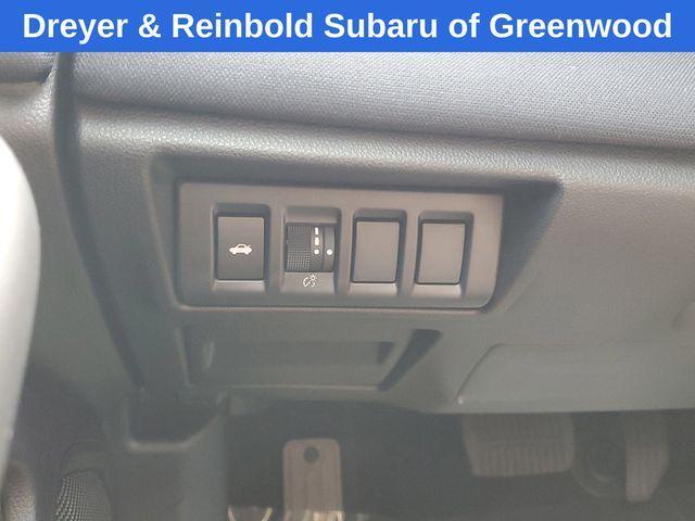 Photo of 2025 White Pearl Subaru Legacy