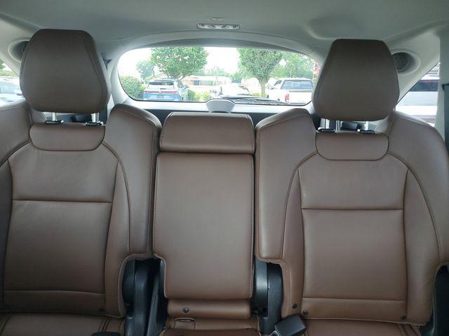 Photo of 2017 White Acura MDX