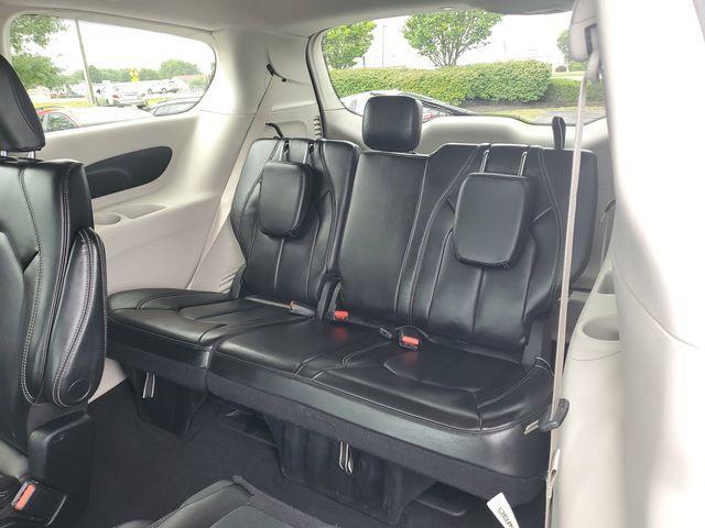 Photo of 2023 Bright White Clearcoat Chrysler Pacifica