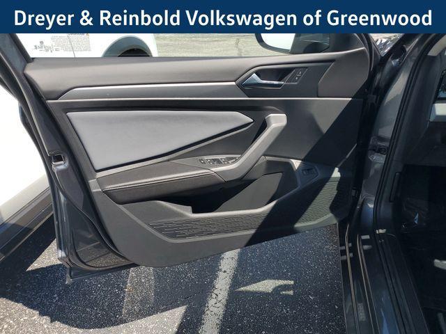 Photo of 2025 Platinum Gray Metallic Volkswagen Jetta