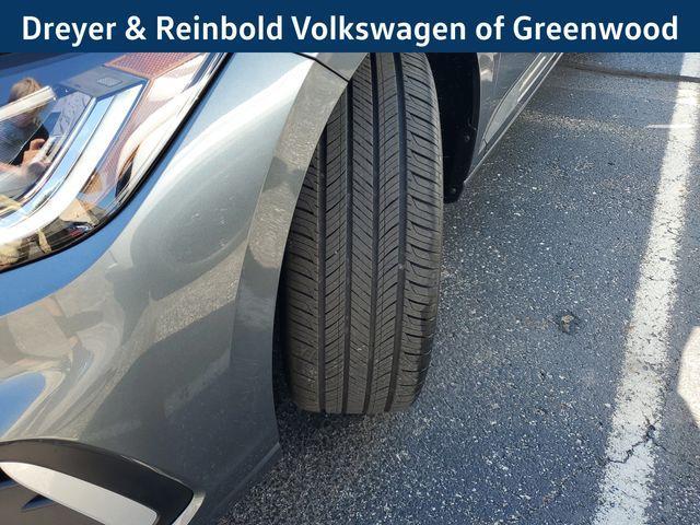 Photo of 2025 Platinum Gray Metallic Volkswagen Jetta