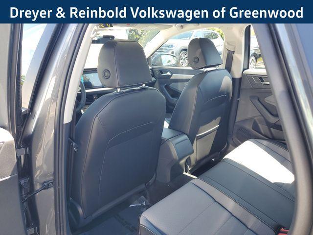 Photo of 2025 Platinum Gray Metallic Volkswagen Jetta