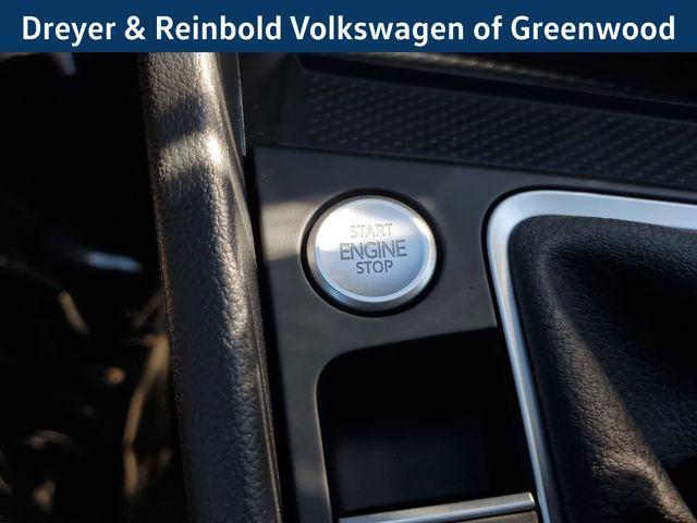 Photo of 2025 Platinum Gray Metallic Volkswagen Jetta