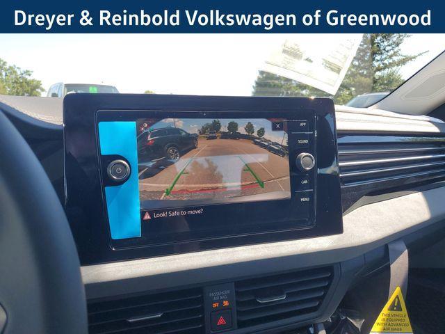 Photo of 2025 Platinum Gray Metallic Volkswagen Jetta