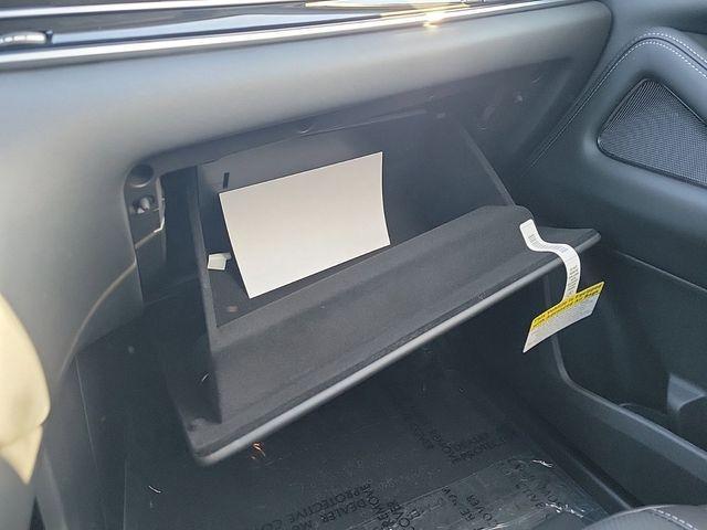 Photo of 2025 Glacier White INFINITI QX60