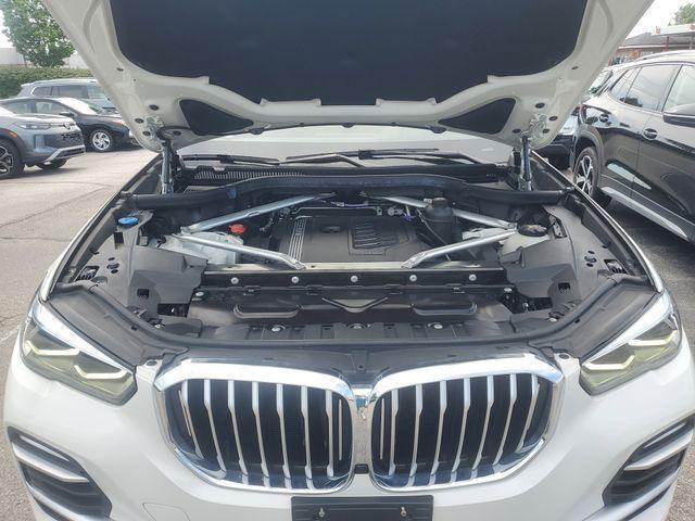 Photo of 2021 Alpine White BMW X5