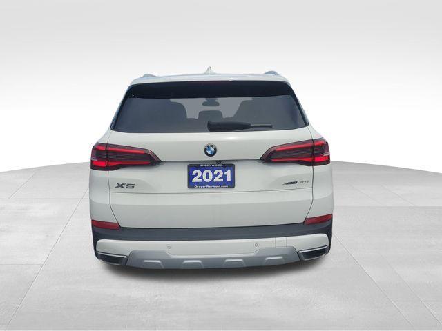 Photo of 2021 Alpine White BMW X5