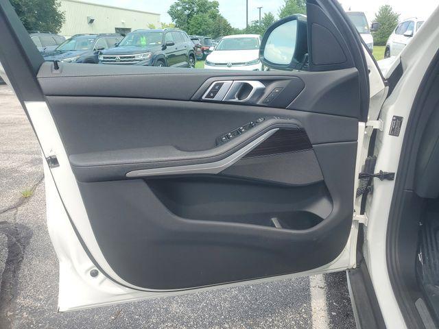 Photo of 2021 Alpine White BMW X5