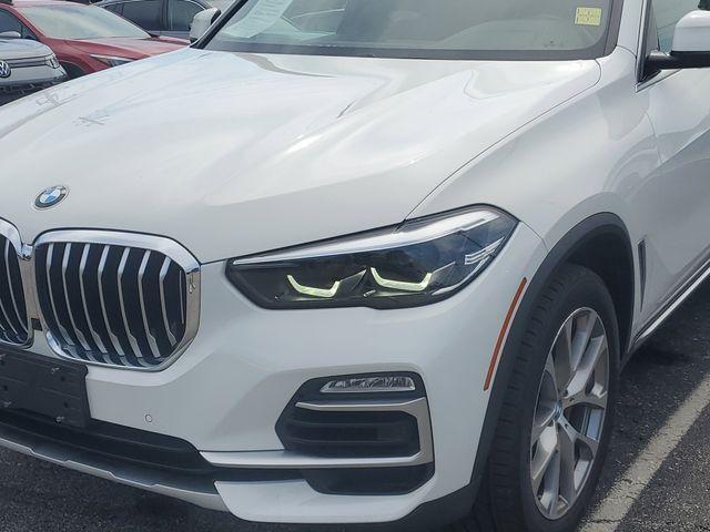 Photo of 2021 Alpine White BMW X5