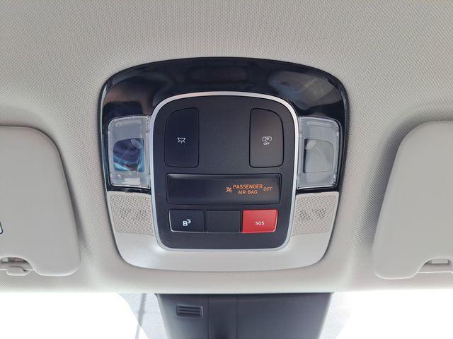 Photo of 2025 White Pearl Hyundai TUCSON