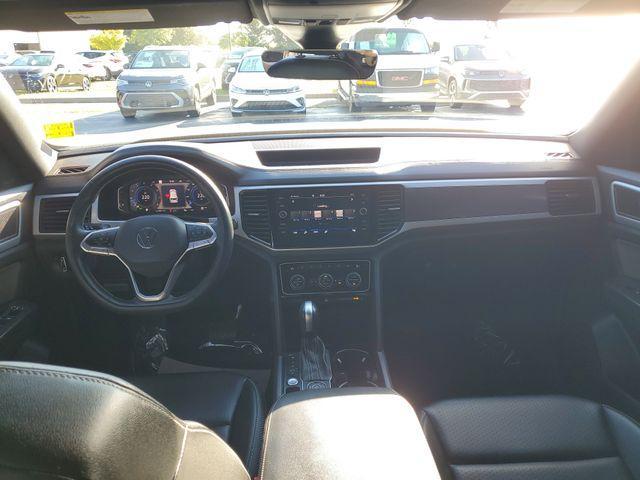 Photo of 2022 Pure White Volkswagen Atlas Cross Sport