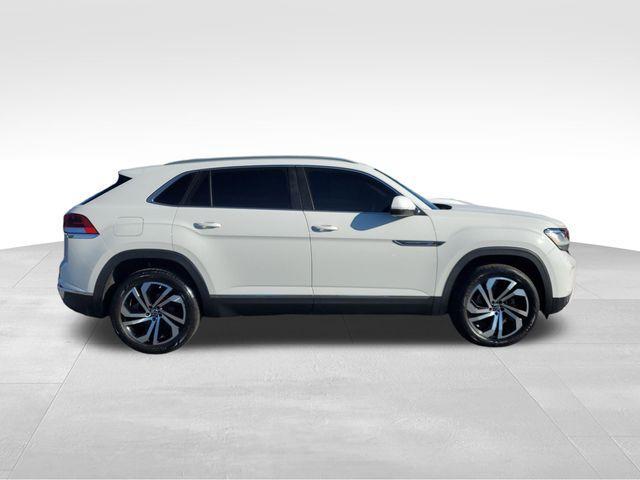 Photo of 2022 Pure White Volkswagen Atlas Cross Sport