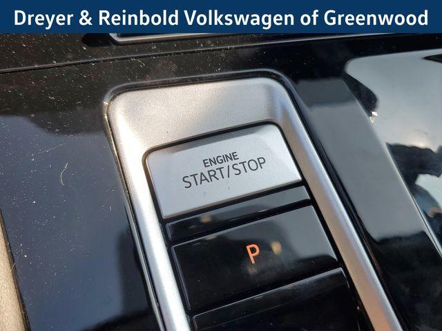 Photo of 2025 Platinum Gray Metallic Volkswagen Atlas