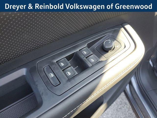 Photo of 2025 Platinum Gray Metallic Volkswagen Atlas