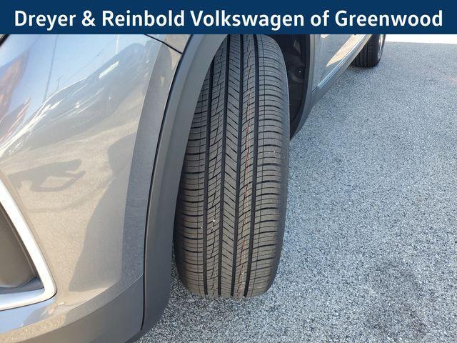 Photo of 2025 Platinum Gray Metallic Volkswagen Atlas
