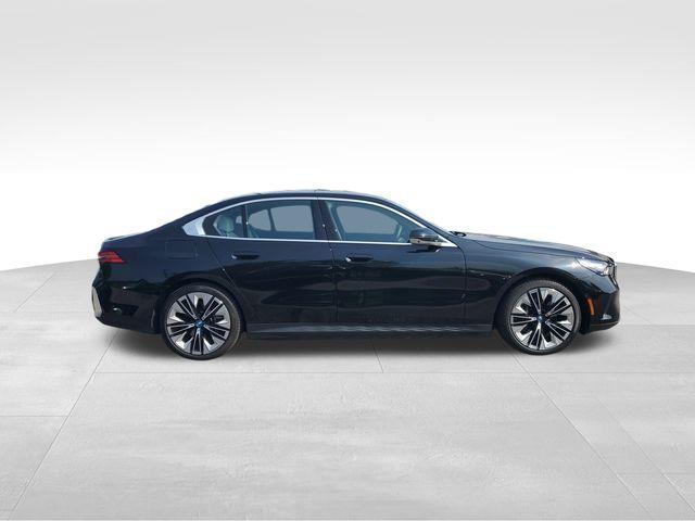 Photo of 2024 Black Sapphire Metallic BMW i5