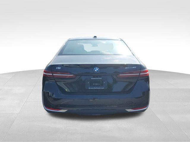 Photo of 2024 Black Sapphire Metallic BMW i5