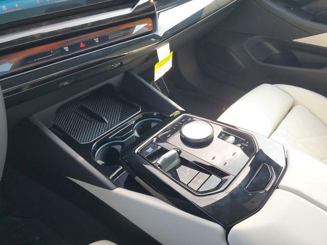 Photo of 2024 Black Sapphire Metallic BMW i5
