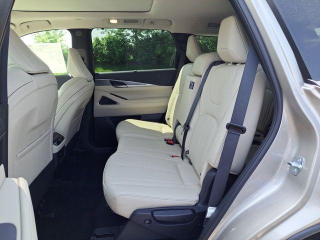 Photo of 2025 Warm Titanium INFINITI QX60