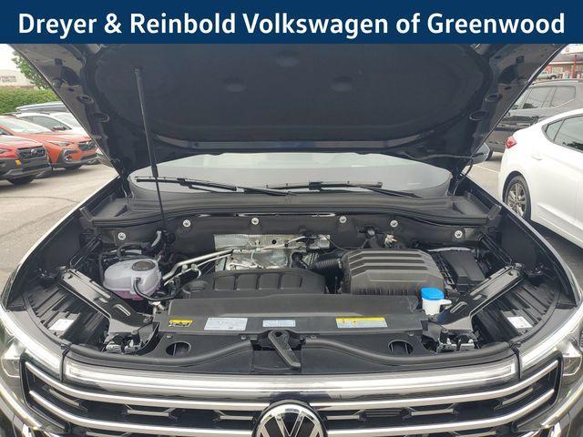 Photo of 2025 Deep Black Pearl Effect Volkswagen Atlas