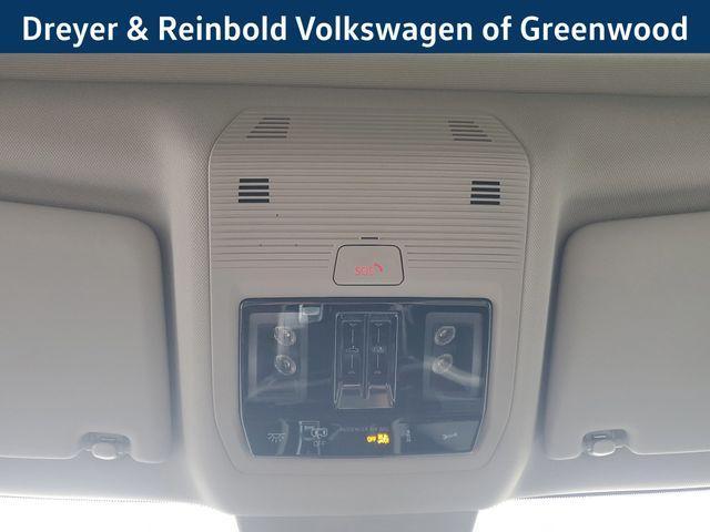 Photo of 2025 Deep Black Pearl Effect Volkswagen Atlas