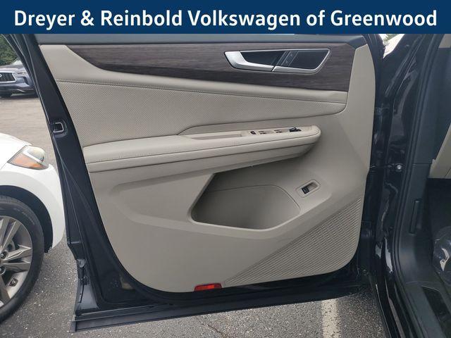 Photo of 2025 Deep Black Pearl Effect Volkswagen Atlas