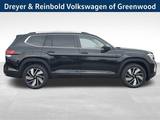 Photo of 2025 Deep Black Pearl Effect Volkswagen Atlas