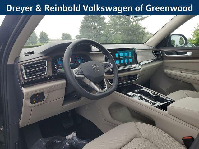 Photo of 2025 Deep Black Pearl Effect Volkswagen Atlas