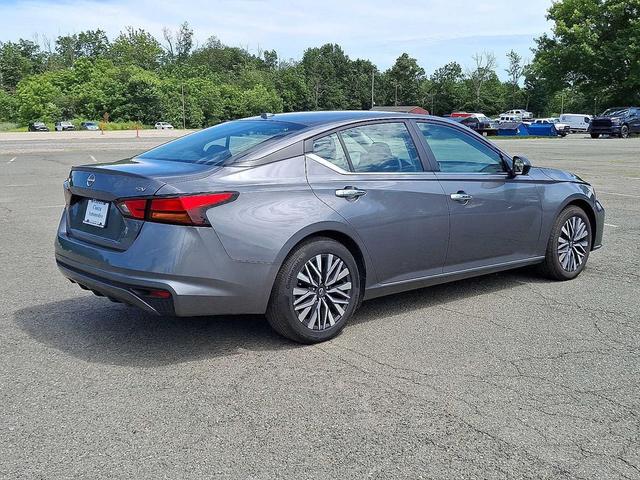 Photo of 2024 Gun Metallic Nissan Altima