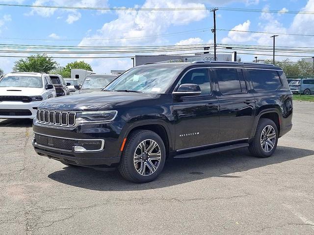 Photo of 2025 Diamond Black Crystal Pearlcoat Jeep Wagoneer L