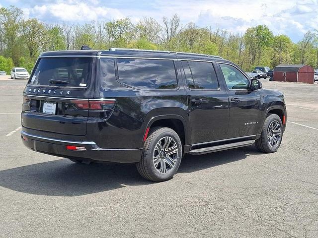 Photo of 2025 Diamond Black Crystal Pearlcoat Jeep Wagoneer L