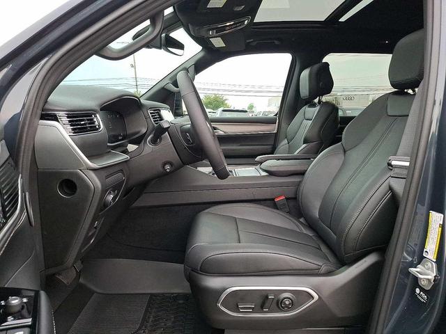 Photo of 2025 River Rock Jeep Wagoneer L
