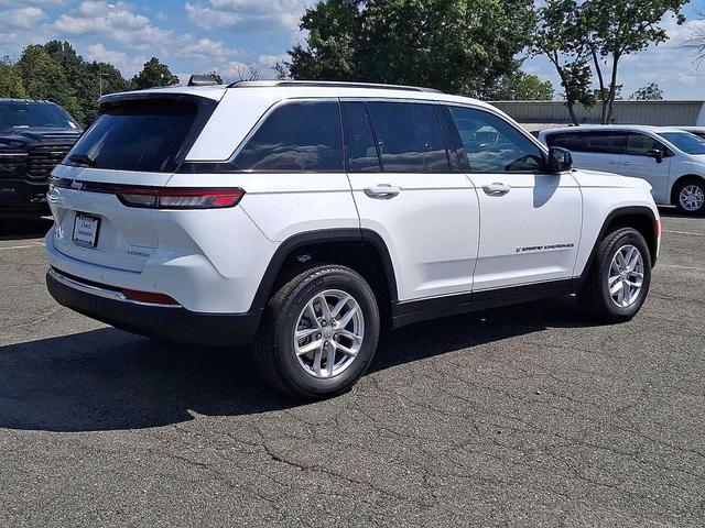 Photo of 2025 Bright White Clearcoat Jeep Grand Cherokee