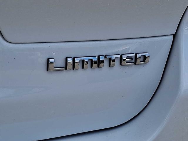 Photo of 2022 Bright White Clearcoat Jeep Grand Cherokee L