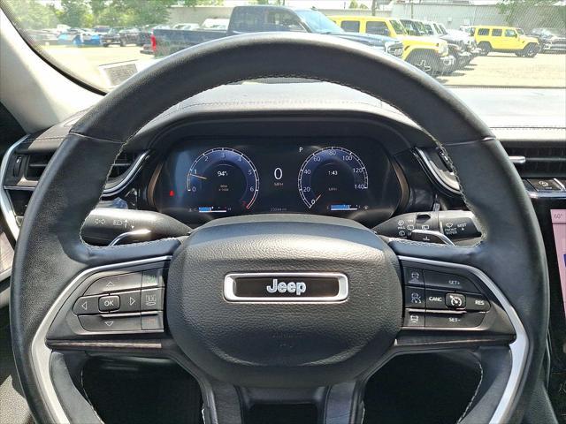 Photo of 2022 Bright White Clearcoat Jeep Grand Cherokee L