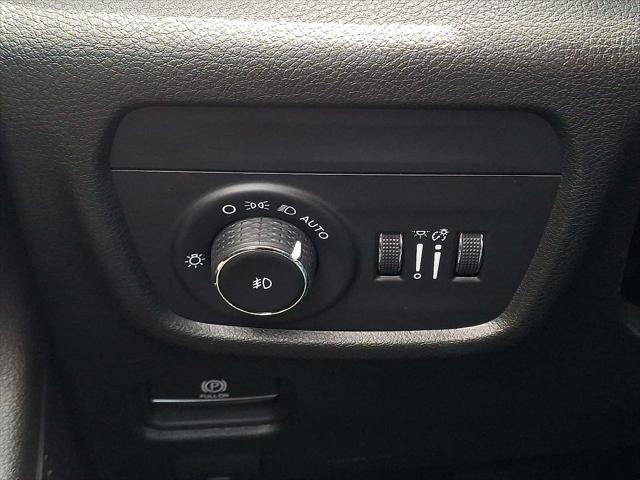 Photo of 2022 Bright White Clearcoat Jeep Grand Cherokee L