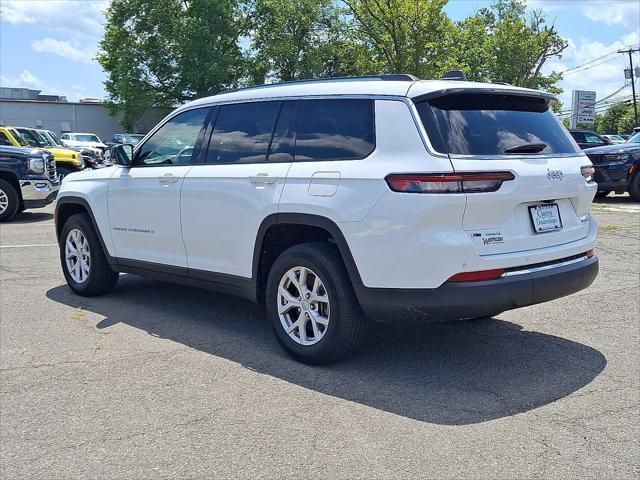 Photo of 2022 Bright White Clearcoat Jeep Grand Cherokee L