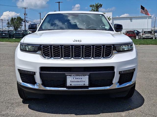 Photo of 2022 Bright White Clearcoat Jeep Grand Cherokee L