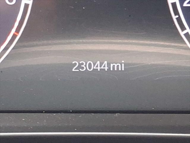 Photo of 2022 Bright White Clearcoat Jeep Grand Cherokee L